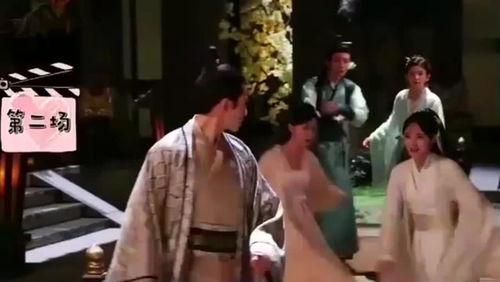 吃瓜群众全程痴笑,吃瓜群众的欢乐盛宴