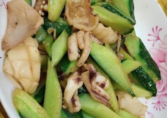 吃瓜有炒鱿鱼,吃瓜群众小心！炒鱿鱼背后的职场真相